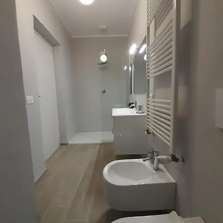 לינה וארוחת בוקר Pona